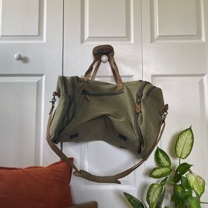 Vintage Looking Duffle Bag